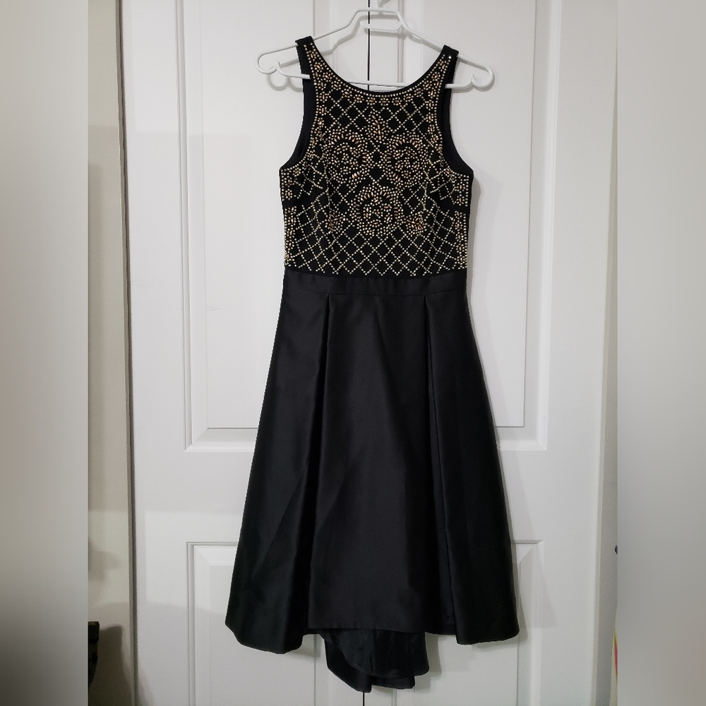 Xscape dress like new condition size 6